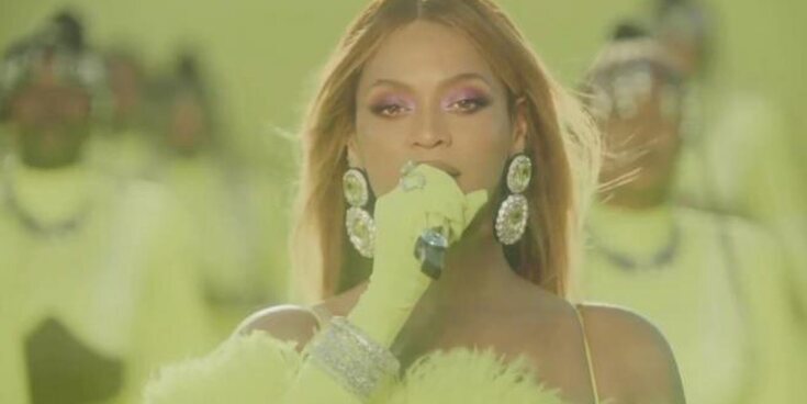 Beyoncé da comienzo a la gala de los Oscar 2022 con una actuación espectacular desde una pista de tenis