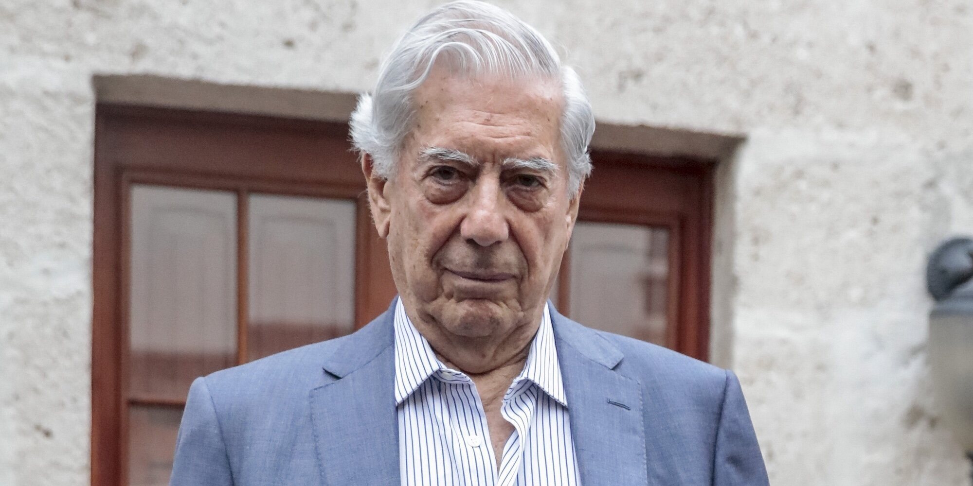 Mario Vargas Llosa, ingresado tras dar positivo en Covid