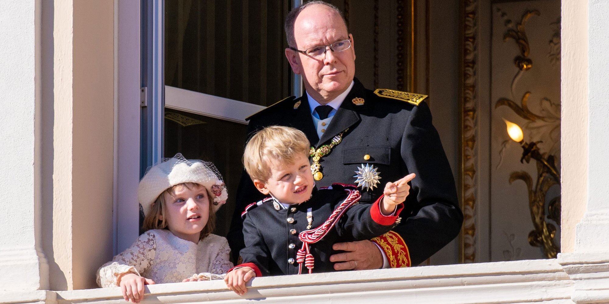 Alberto de Mónaco y sus hijos Jacques y Gabriella de Mónaco regresan a Disneyland París sin Charlene de Mónaco