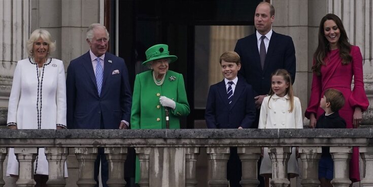 El impresionante final del Jubileo de Platino: Desfile, mensaje y reaparición de Isabel II y saludo familiar con significado