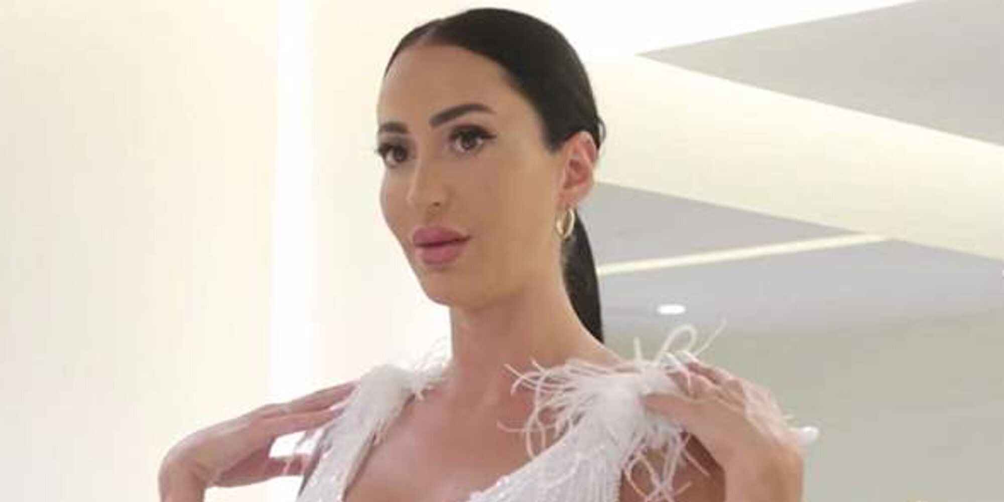 Aurah Ruiz se prueba varios vestidos de novia para su boda con Jesé Rodríguez