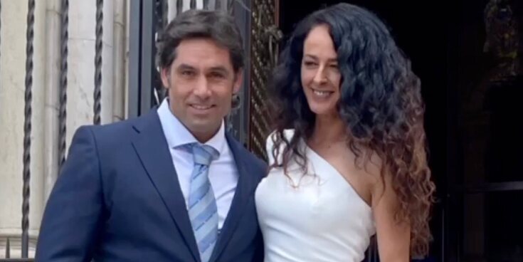 Mónica Estarreado se ha casado por sorpresa en una sencilla boda con Ricardo Bosan