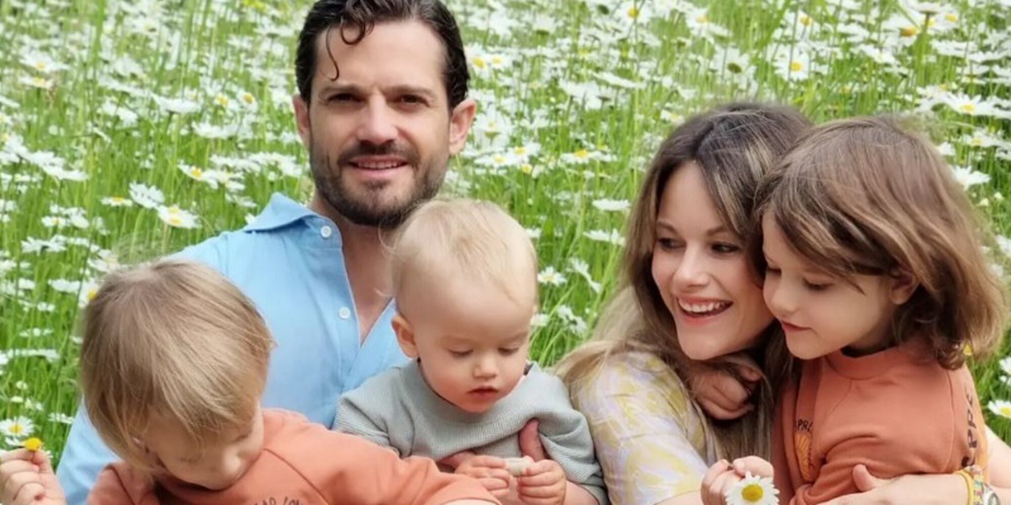 Carlos Felipe y Sofia de Suecia dan la bienvenida a sus vacaciones con su segundo posado en familia