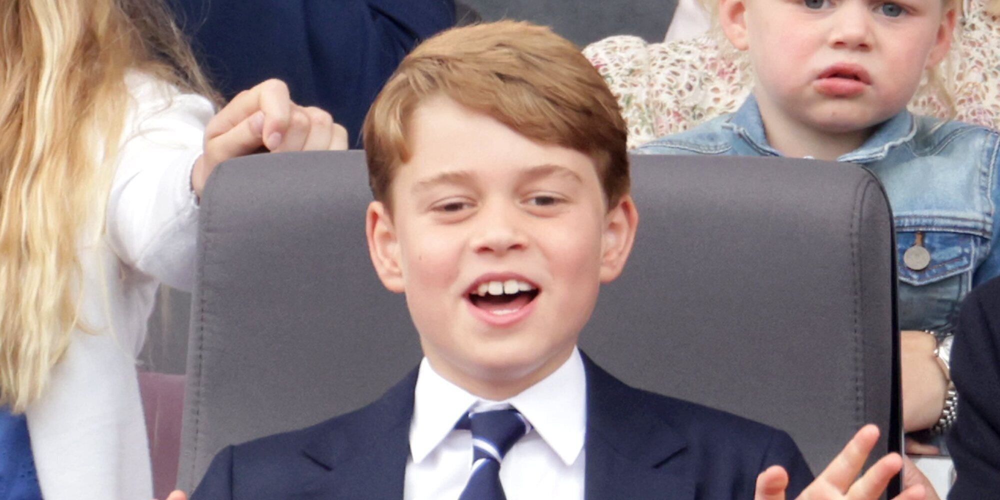 El sonriente posado del Príncipe George por su noveno cumpleaños