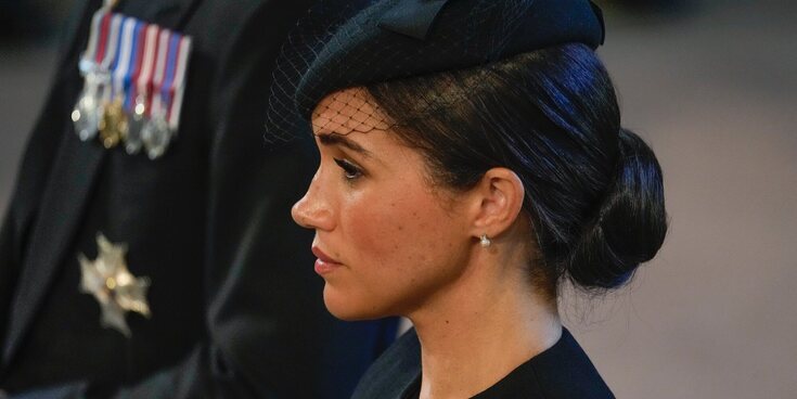 Las joyas con las que Meghan Markle y Kate Middleton han homenajeado a la Reina Isabel II en su despedida