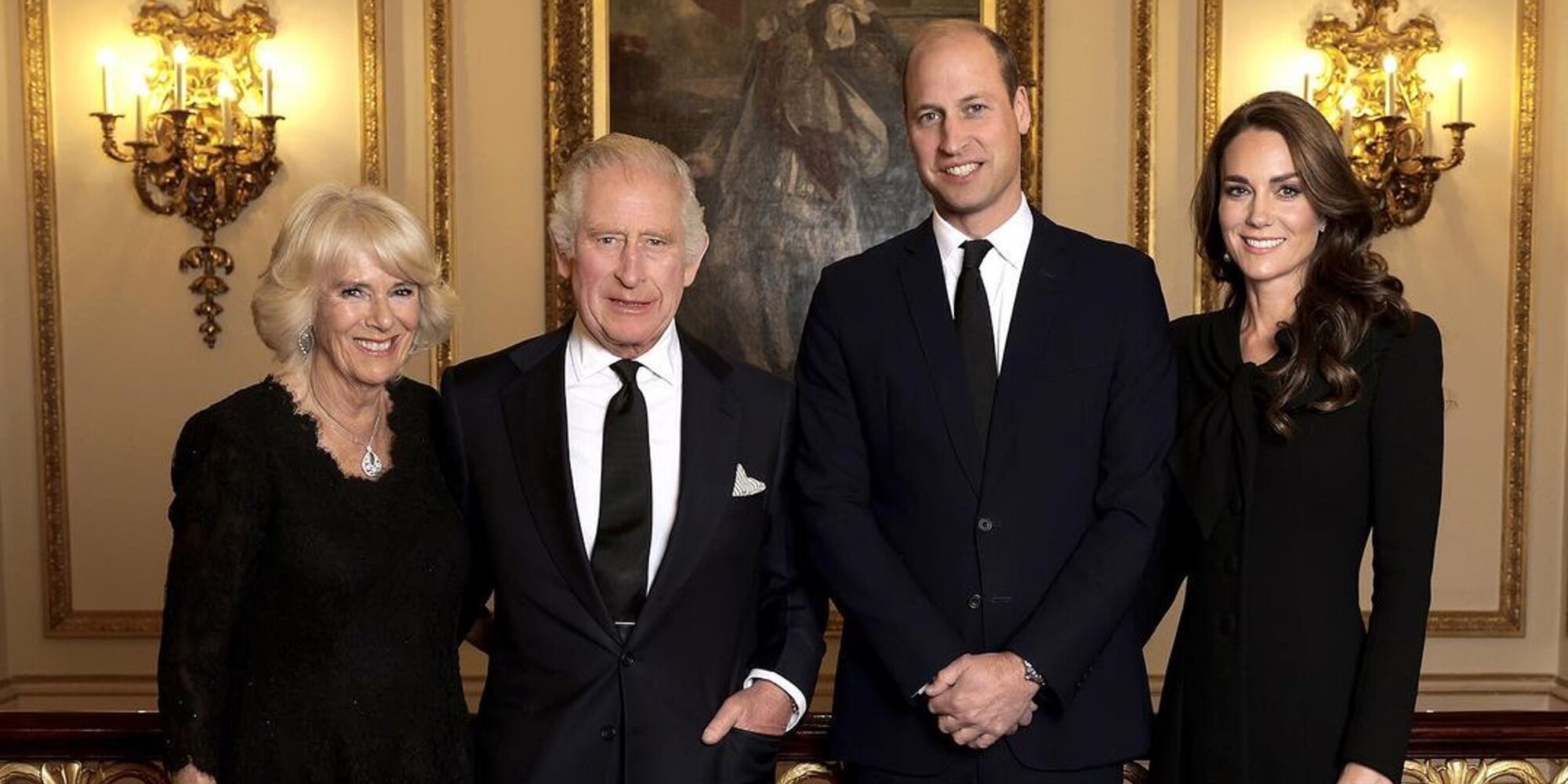 El significativo retrato de los Reyes Carlos y Camilla con los Príncipes de Gales