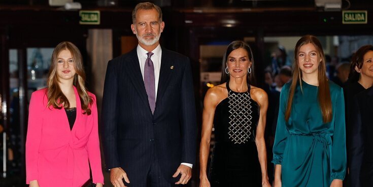La atípica Nochevieja de la Reina Letizia, la Princesa Leonor y la Infanta Sofía con la ausencia del Rey Felipe VI