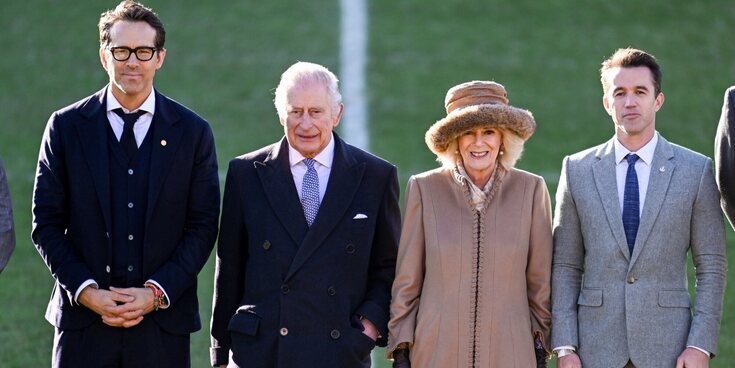 El Rey Carlos III muestra su mal humor de nuevo: el gesto hacia la Reina Camilla en un encuentro con Ryan Reynolds