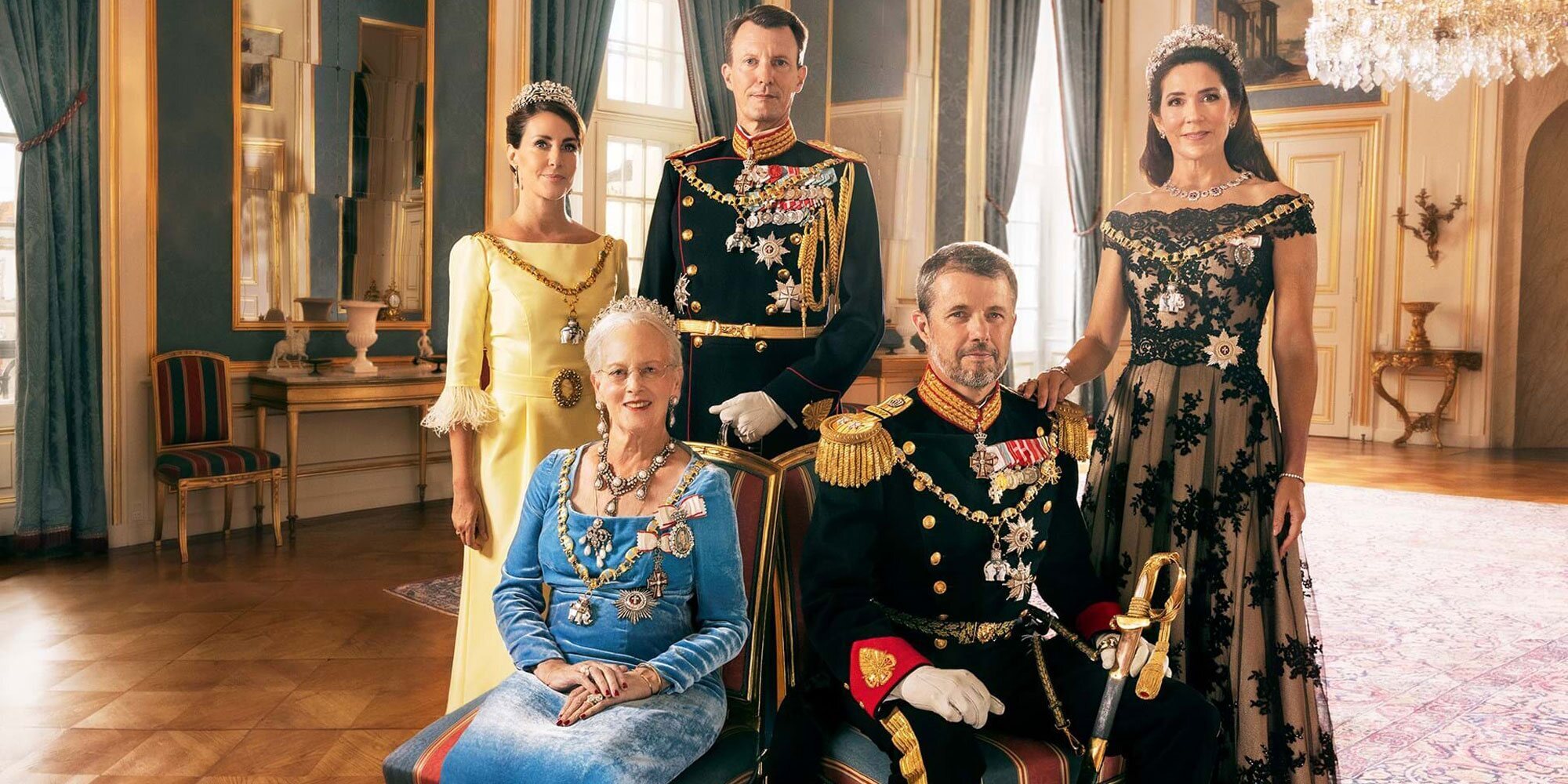 Las fotos oficiales de la Familia Real Danesa que muestran tiempos mejores en el tormentoso año del aniversario de reinado
