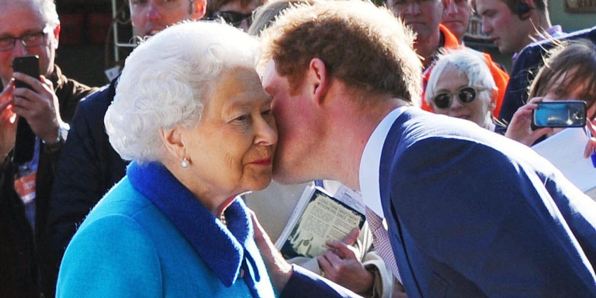El Príncipe Harry pidió que no publicaran sus memorias tras su último encuentro con su abuela la Reina Isabel