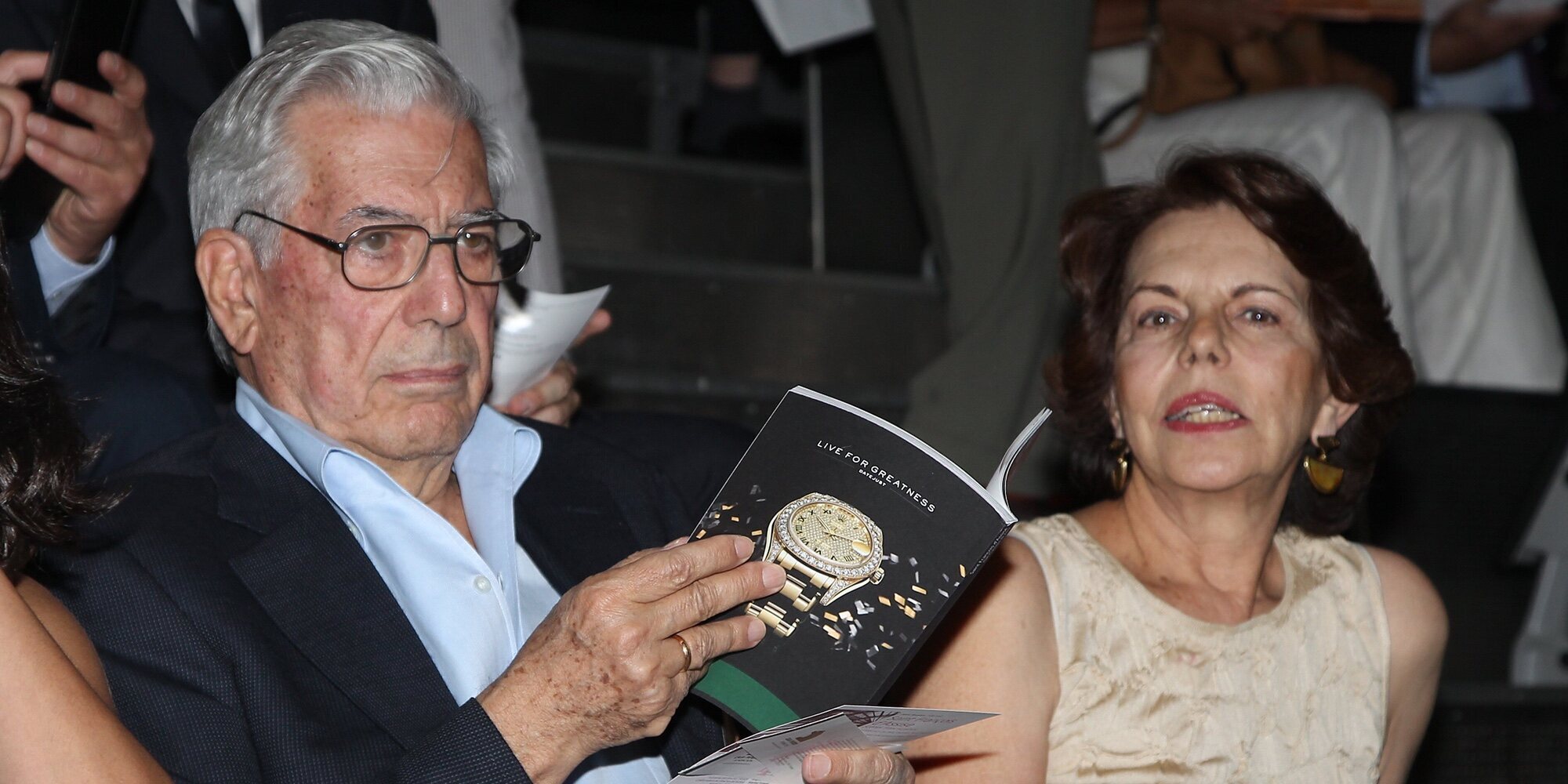 Uno de los hijos de Mario Vargas Llosa enseña el encuentro de sus padres antes de romper con Isabel Preysler