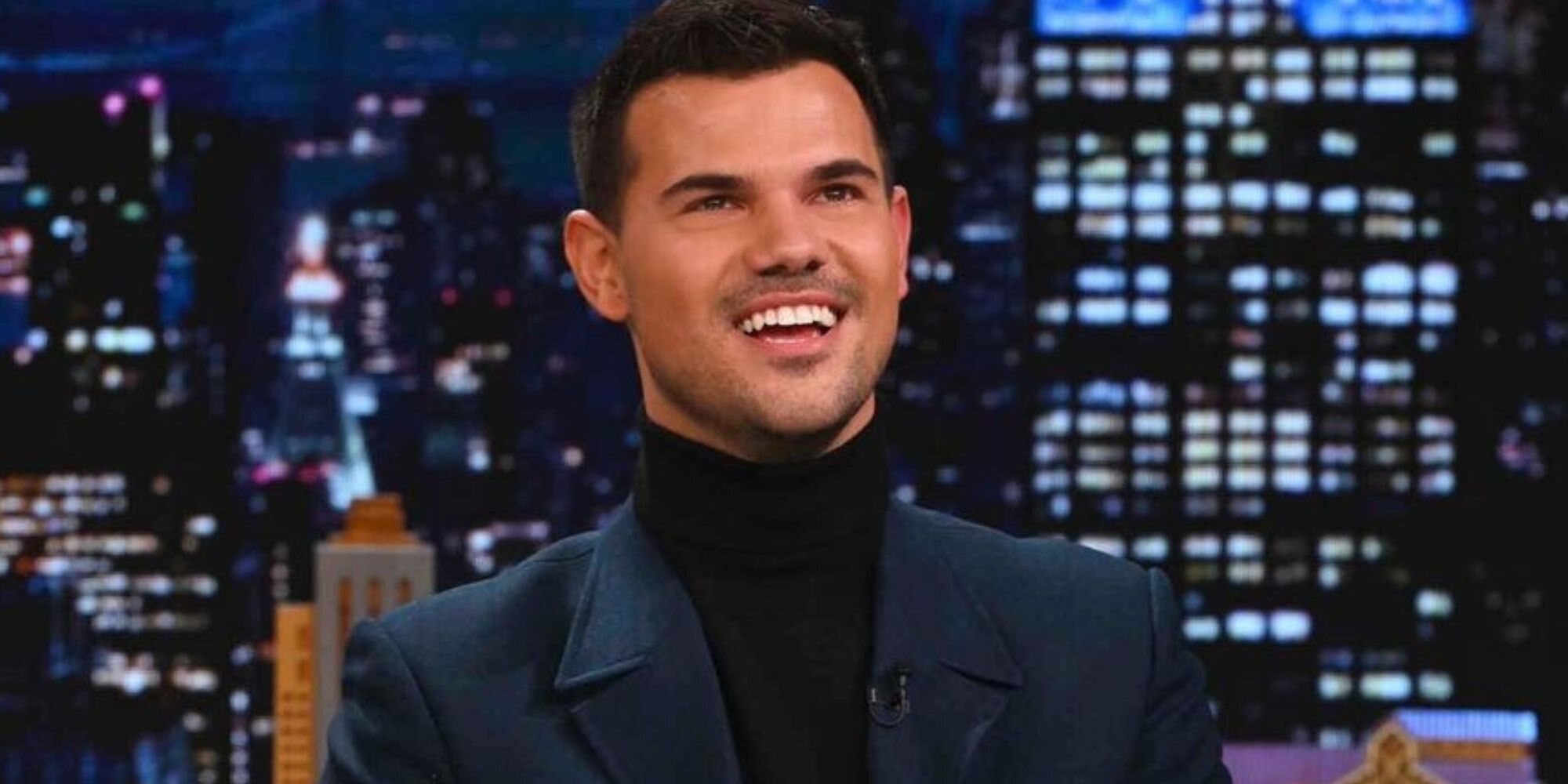 Taylor Lautner habla sobre el momento de los MTV 2009 de Taylor Swift: pensó que era una parodia practicada