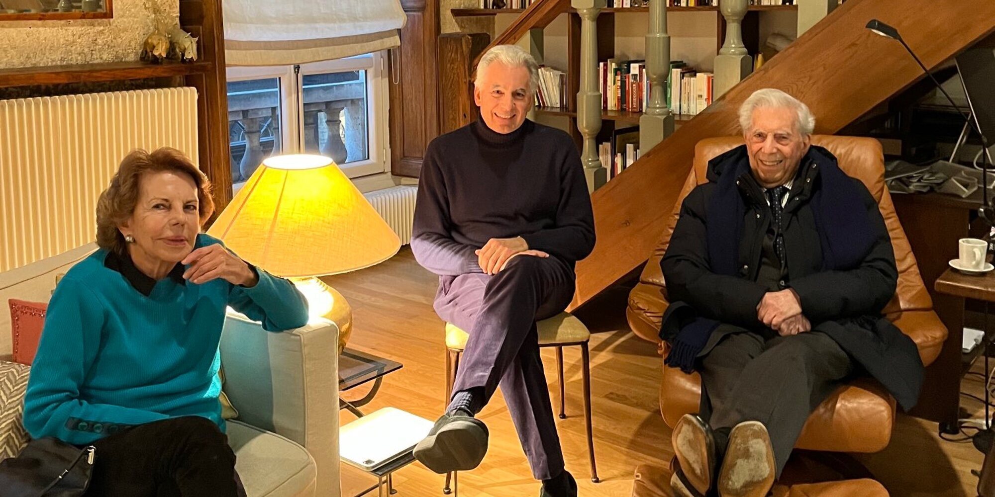 Mario Vargas Llosa y Patricia Llosa viajan juntos a París para ir a un acto de la Academia Francesa