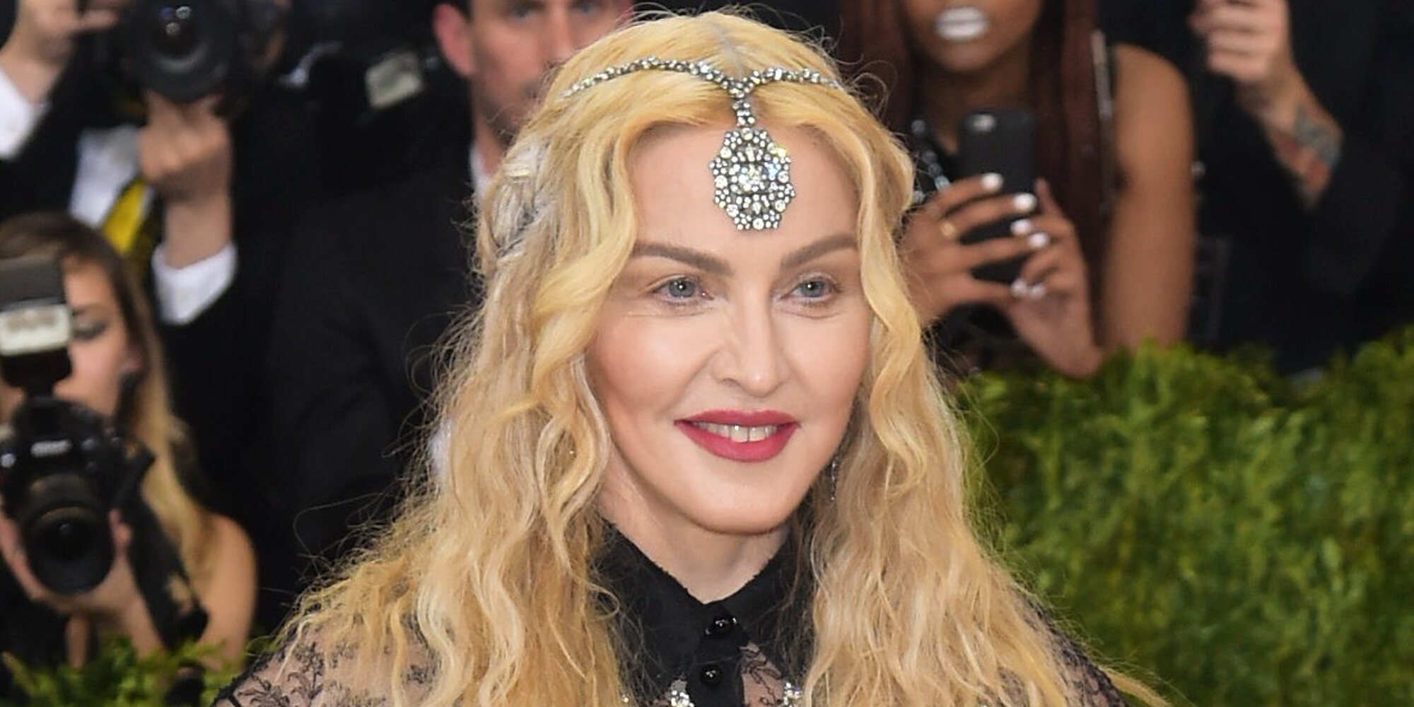 Madonna rompe su silencio tras la muerte de su hermano: "Tú plantaste muchas semillas importantes"