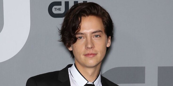 Cole Sprouse se sincera sobre su pasado: culpa a su madre por forzarlo a  actuar y cuenta cómo perdió la virginidad - Bekia Actualidad