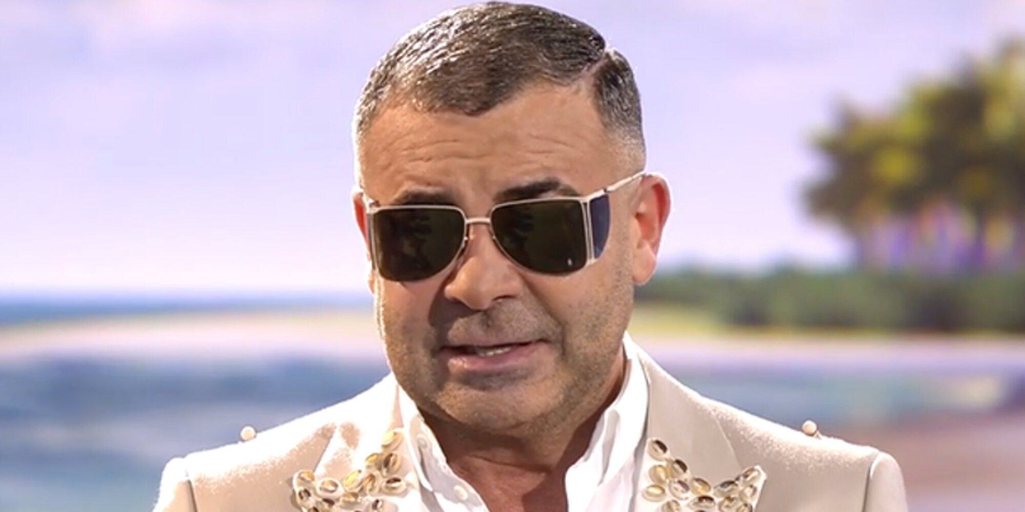 El motivo por el que Jorge Javier Vázquez tuvo que presentar 'Supervivientes 2023' con gafas de sol