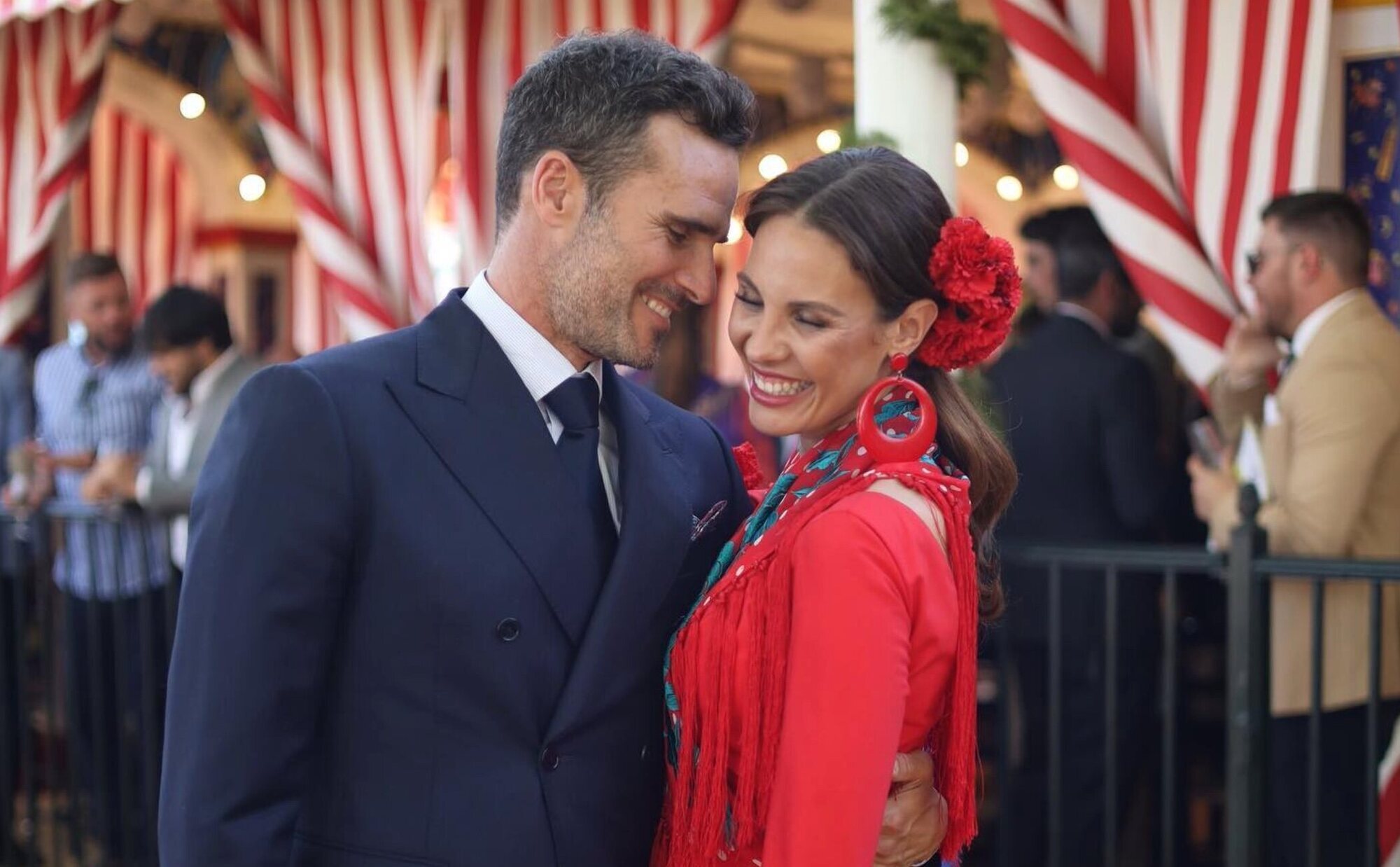 Jessica Bueno y Pablo Marqués posan por primera vez juntos en la Feria de Abril de Sevilla