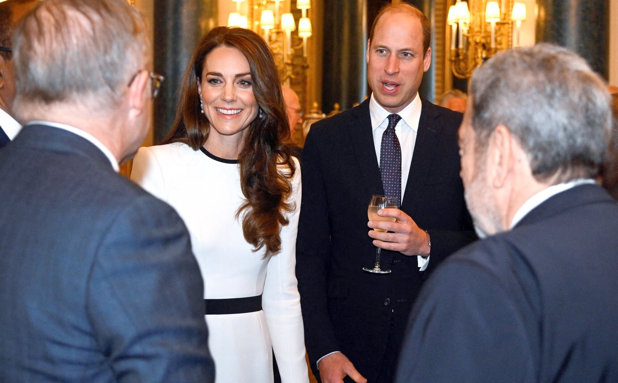 El Príncipe Guillermo y Kate Middleton apoyan a Carlos III en el almuerzo previo a la coronación