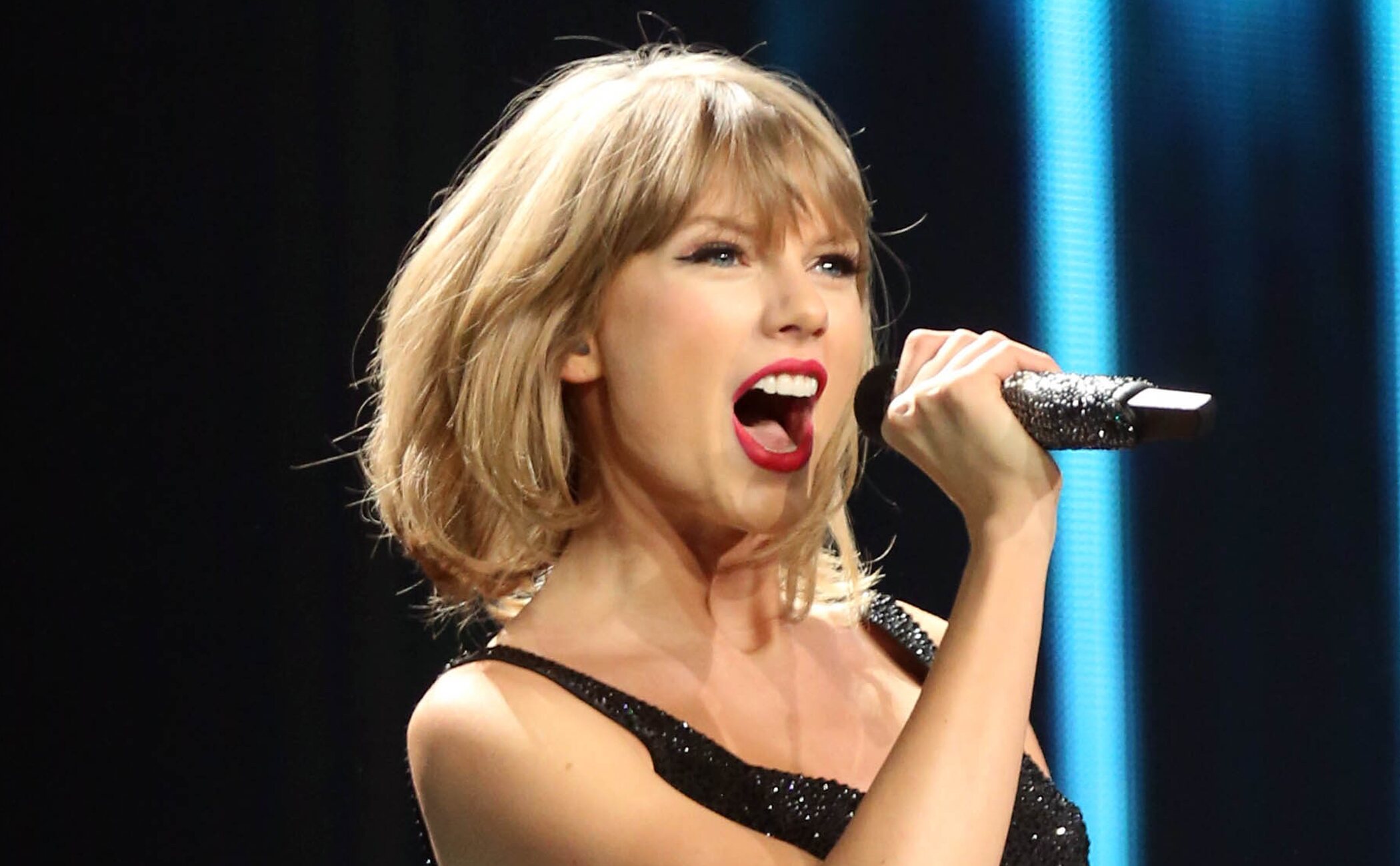 Taylor Swift regala nuevas entradas a la fan a la que defendió de un guarda de seguridad en uno de sus conciertos