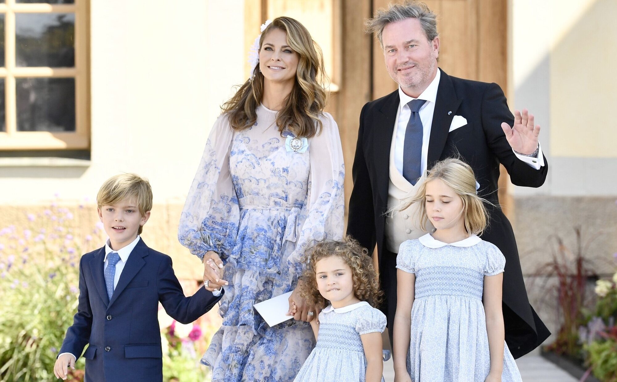 La gran boda que llevó a Magdalena de Suecia y Chris O'Neill y sus hijos a Inglaterra antes de sus vacaciones en Suecia