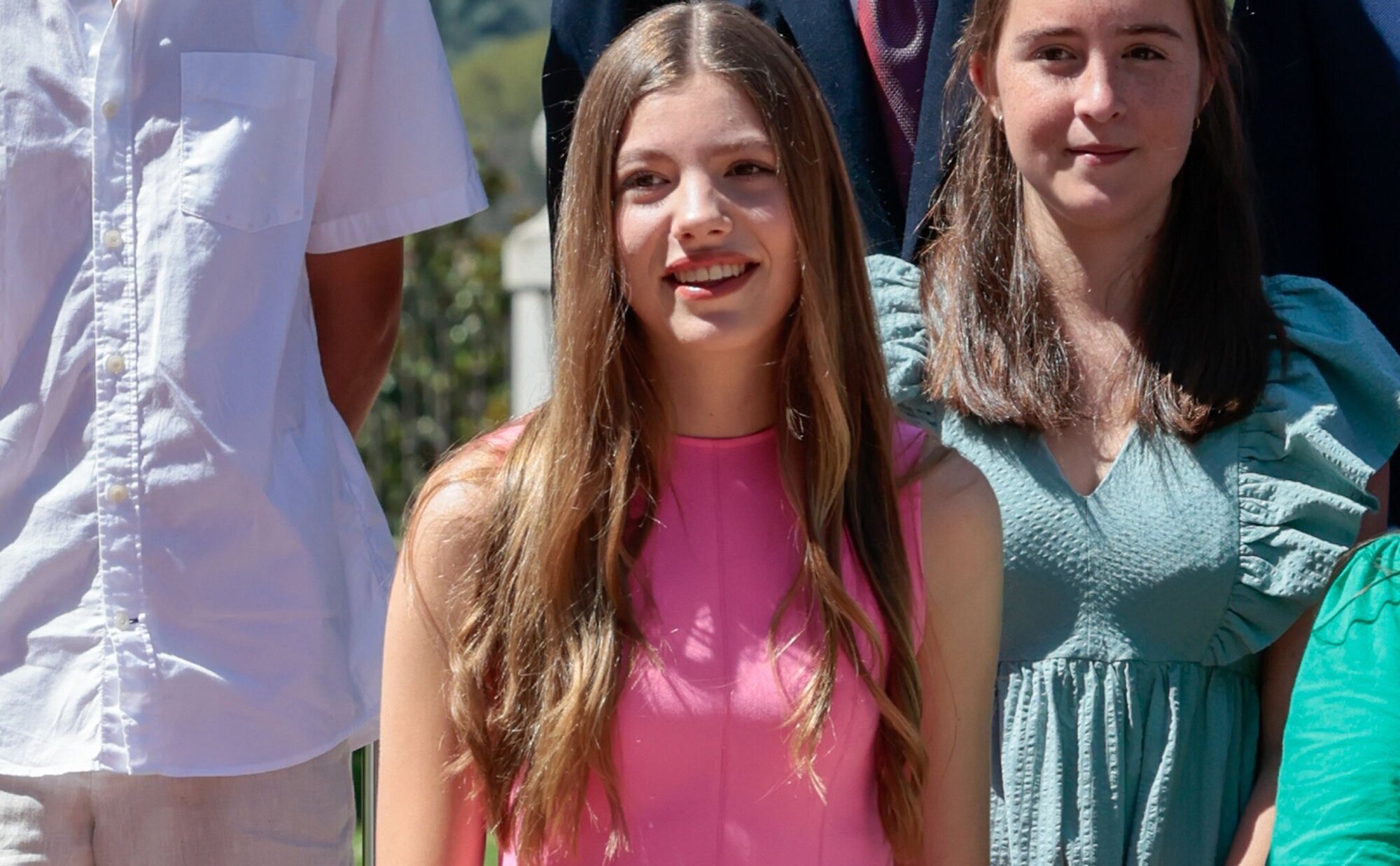 El bonito gesto de la Infanta Sofía con una joven en la audiencia a alumnos y exalumnos de los Colegios del Mundo Unido