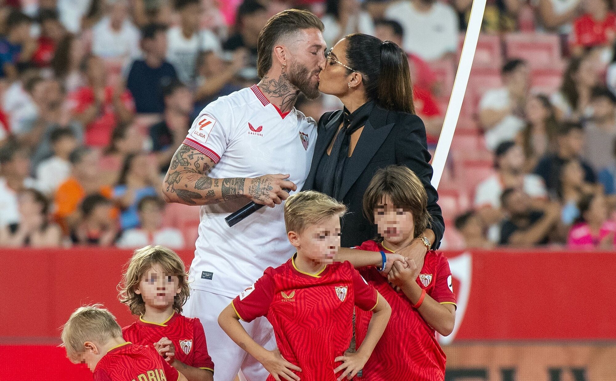Pilar Rubio sí apoya a Sergio Ramos en su regreso al Sevilla FC y él le dedica unas palabras de amor