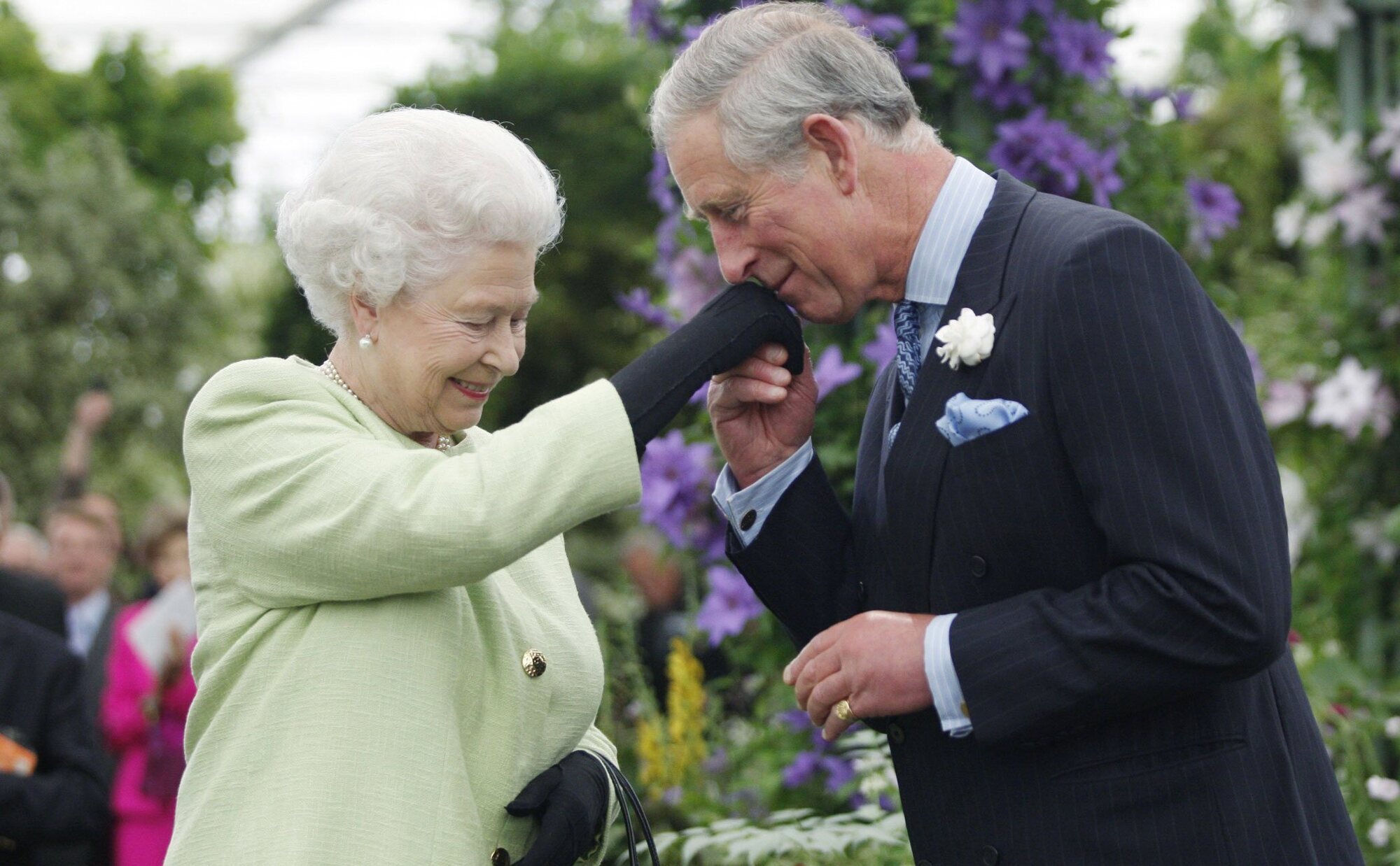 El doble homenaje de Carlos III a la Reina Isabel II en el primer aniversario de su muerte