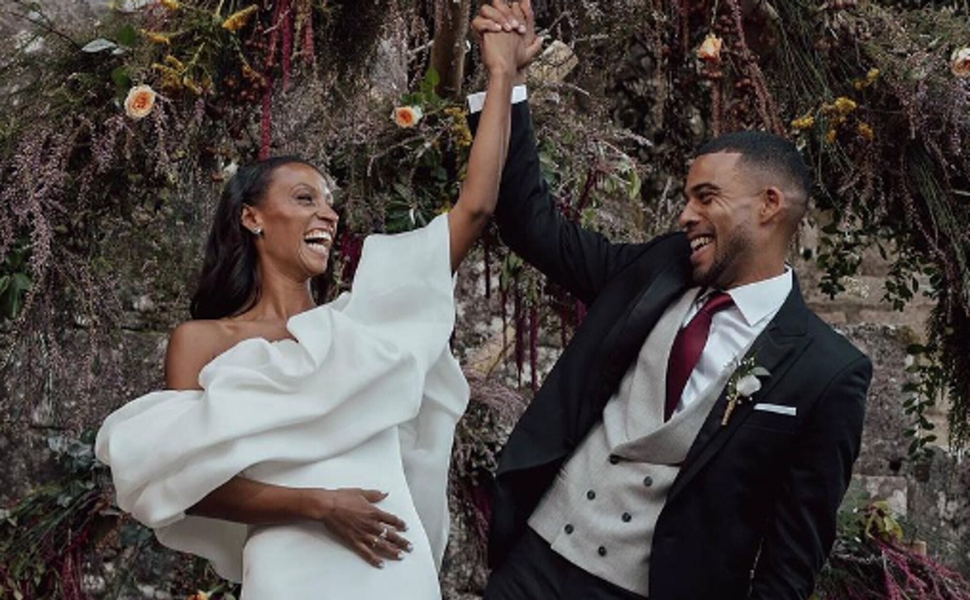 Así ha sido la impresionante boda gallega de Ana Peleteiro y Benjamin Compaoré