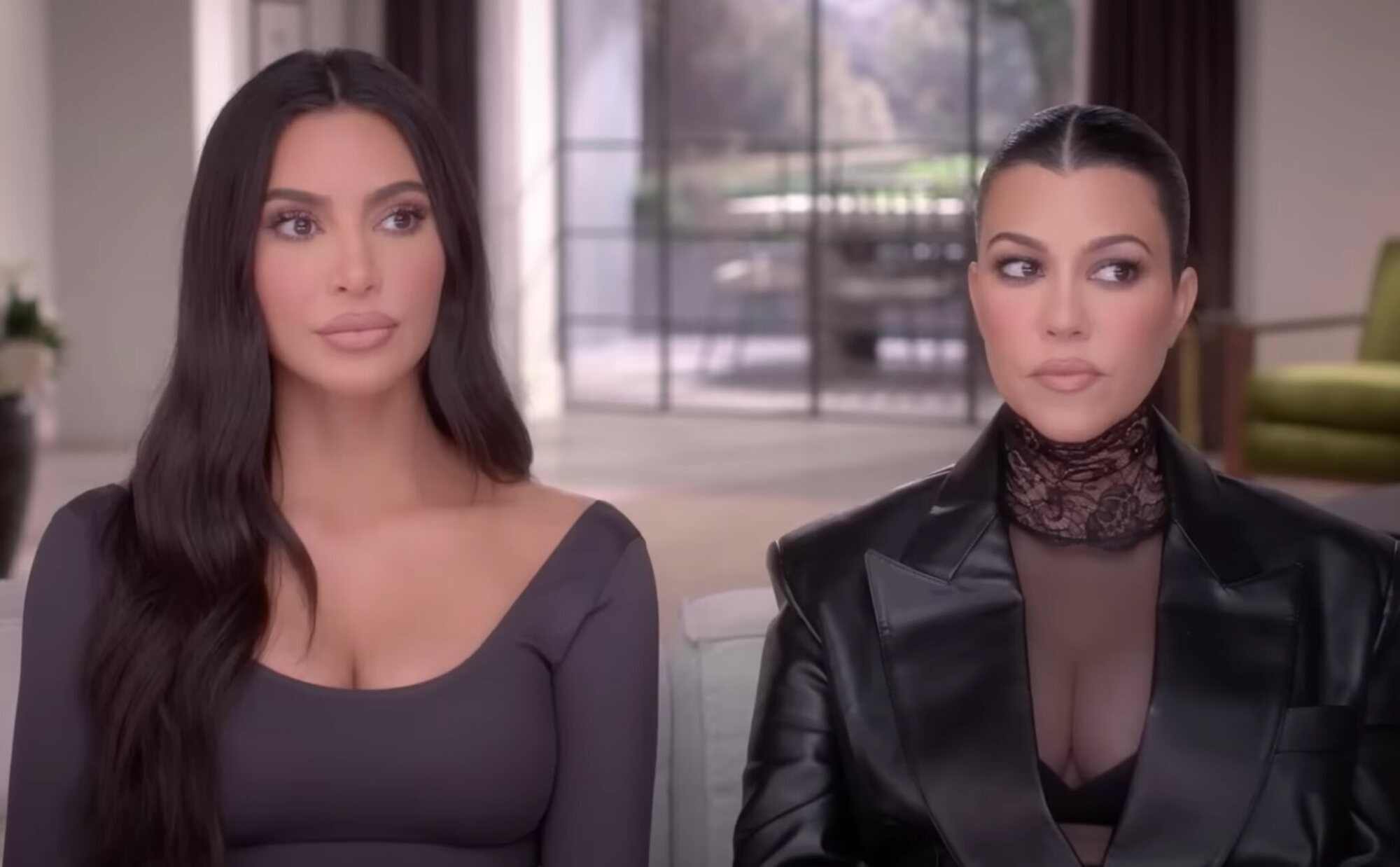 Kourtney Kardashian expone a sus hermanas por tener un chat para hablar mal de ella: "Kim nos ha tirado a los leones"