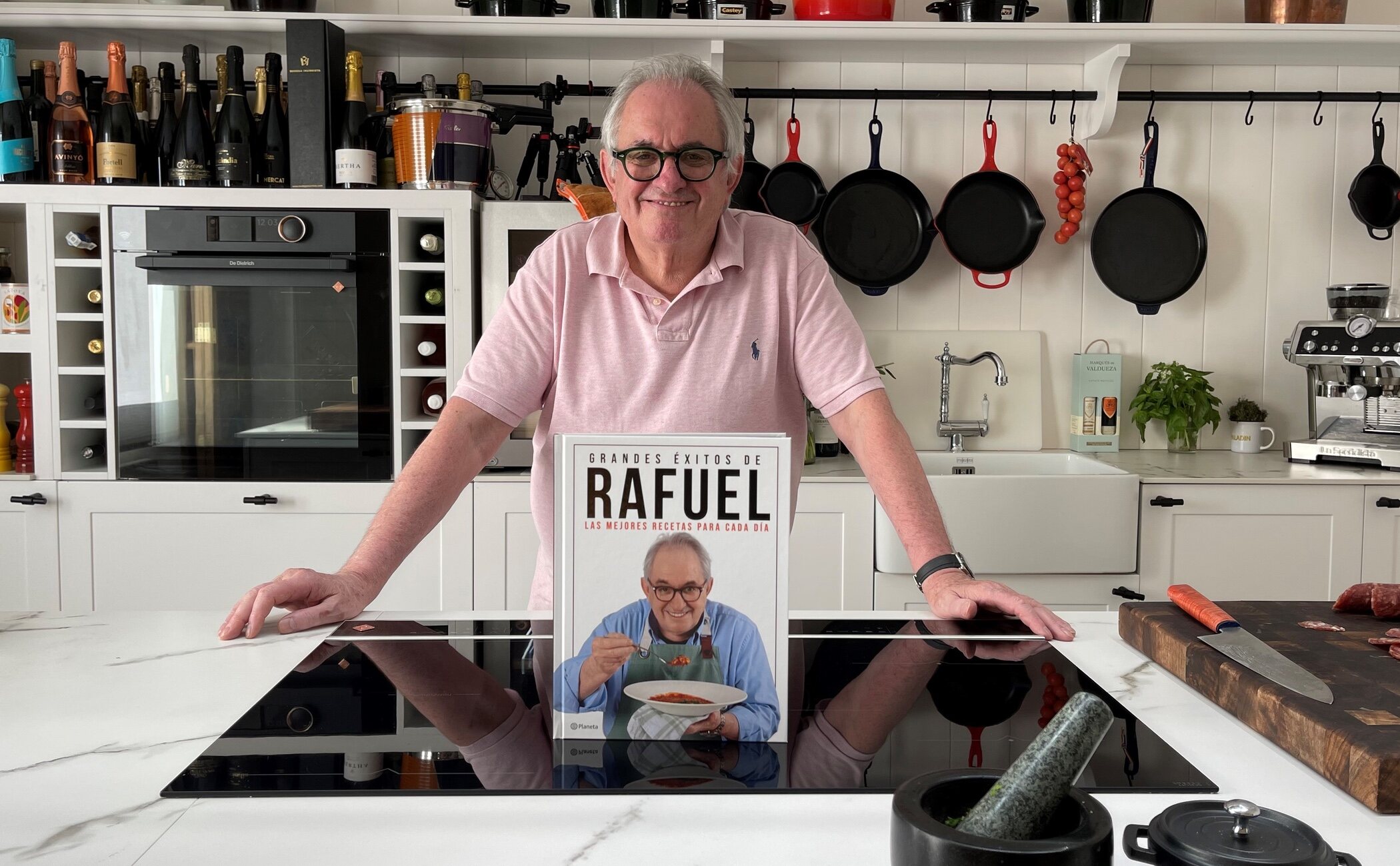 Rafuel: "La clave de un buen libro de recetas de cocina es que la fotografía se parezca a la comida que vas a comer"