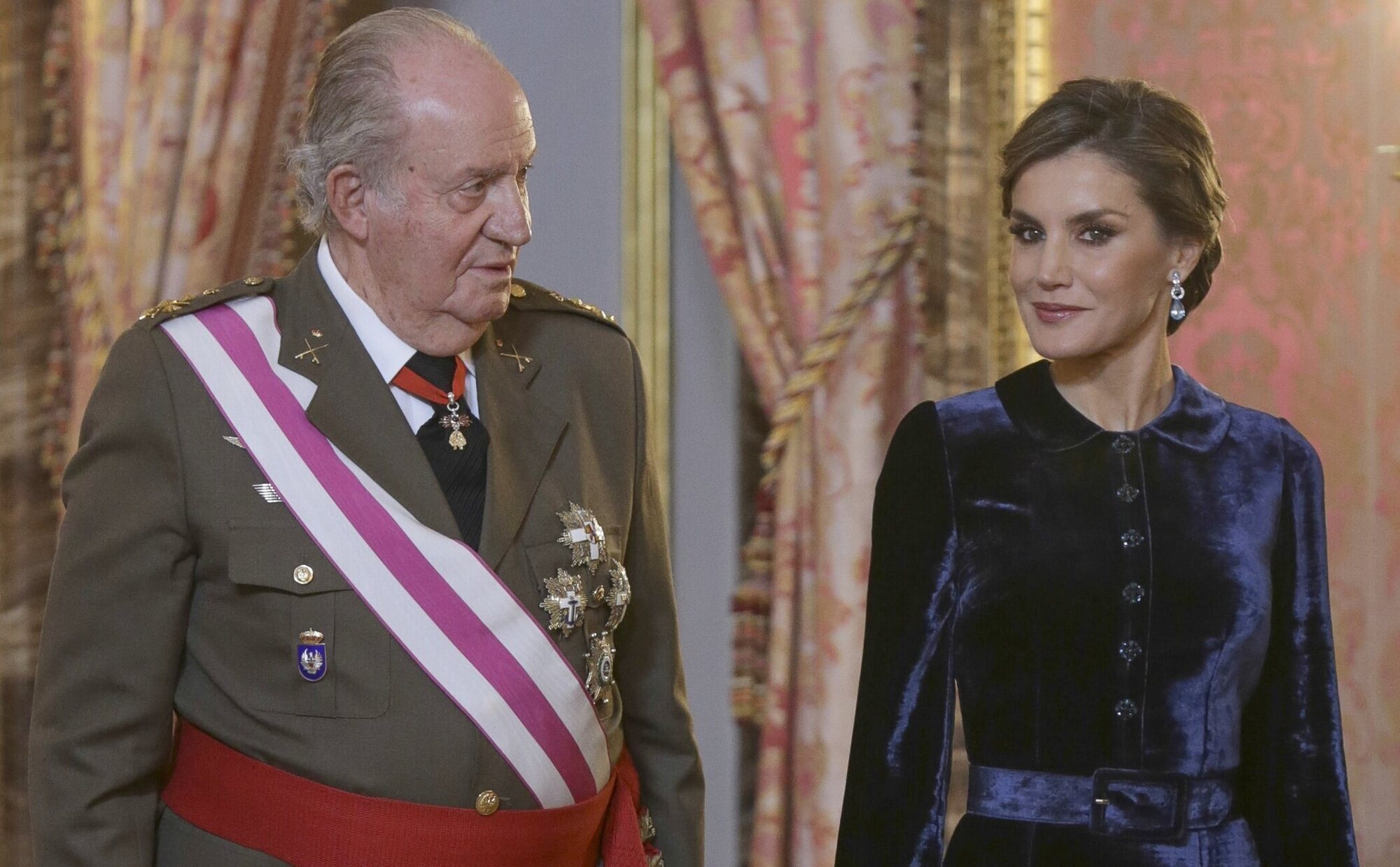 Así es la relación entre el Rey Juan Carlos y la Reina Letizia: lo que destaca él de ella y el verdadero trato que tienen
