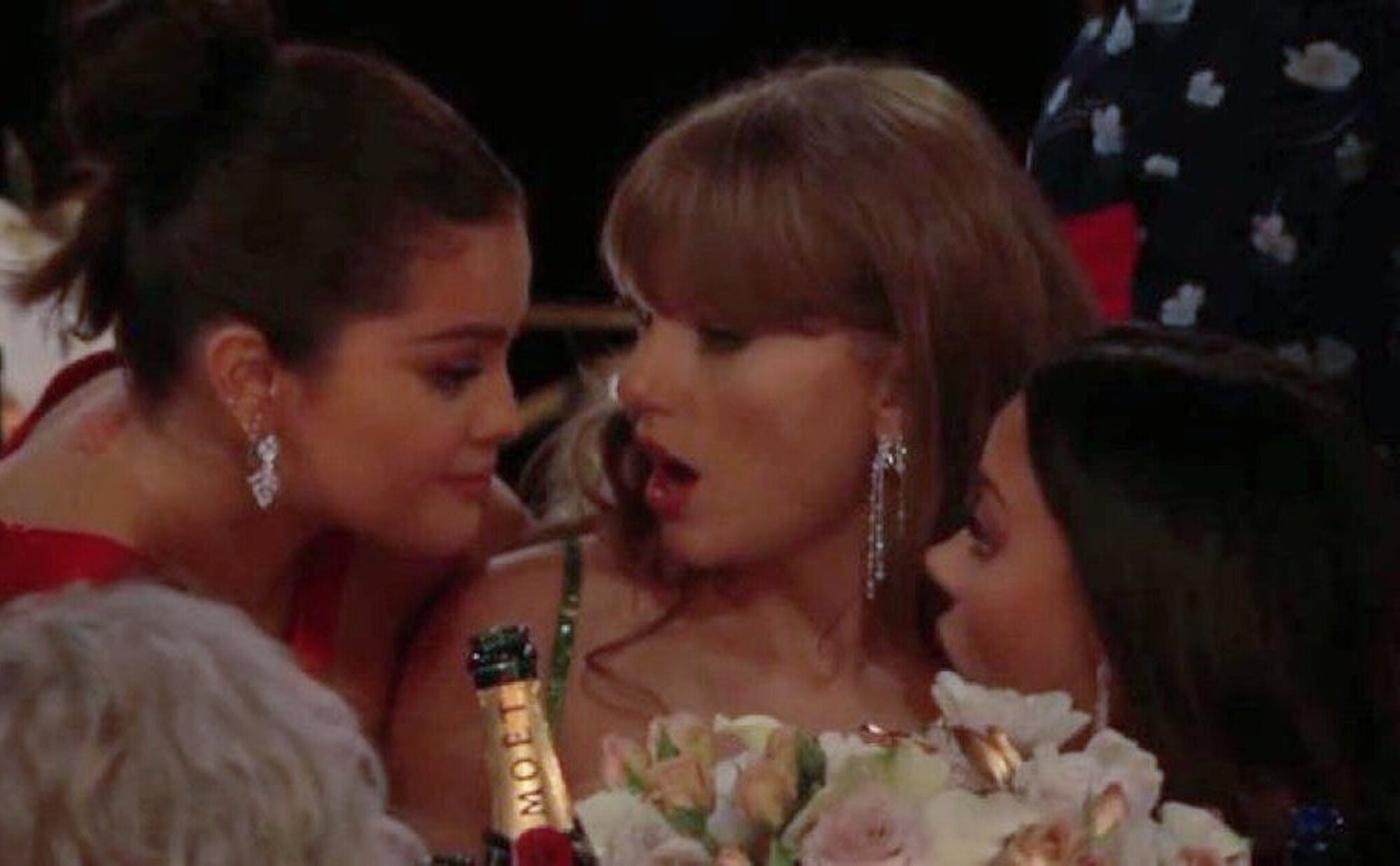 Un experto en leer labios descifra lo que Selena Gomez le contó a Taylor Swift sobre Timothée Chalamet y Kylie Jenner