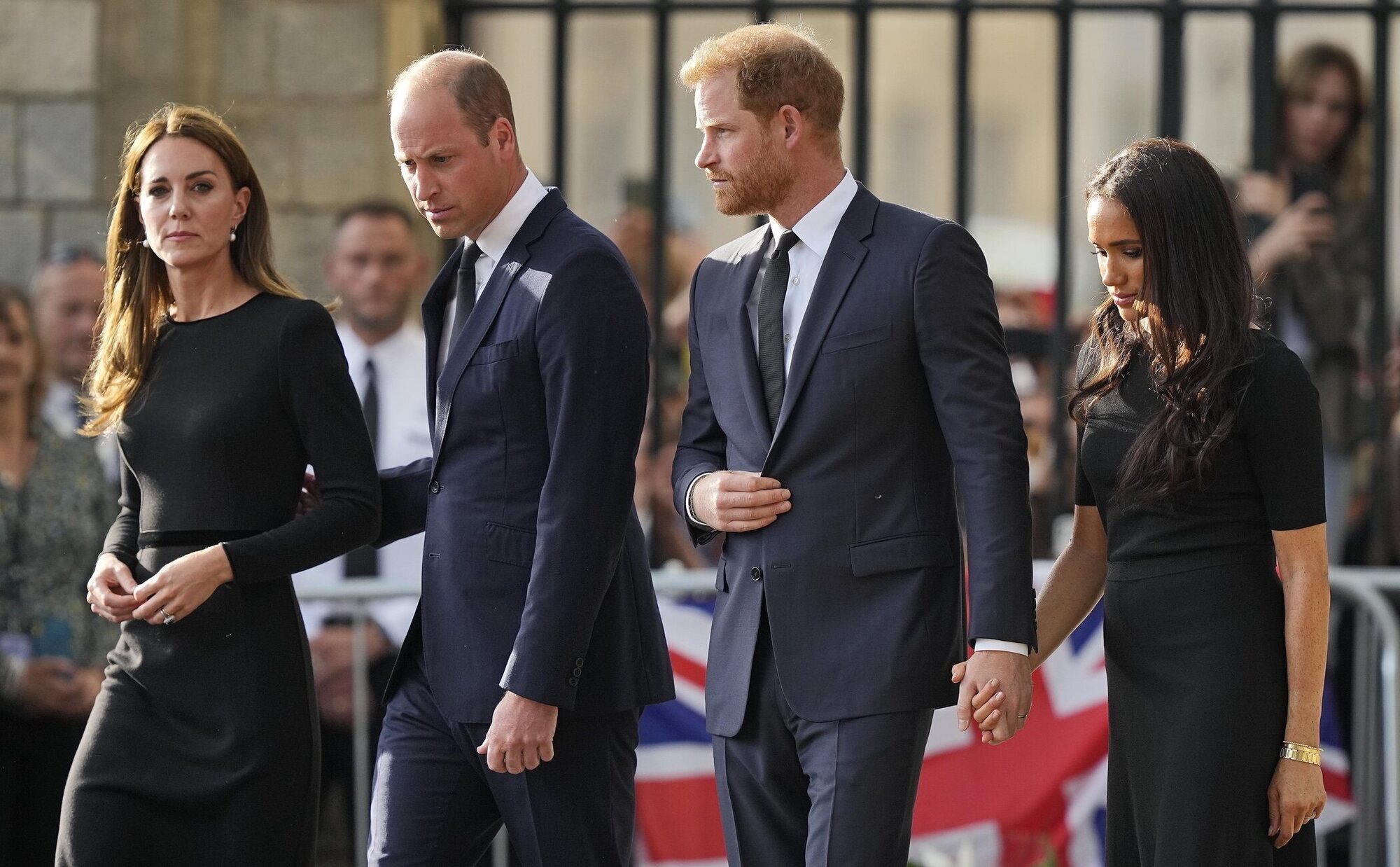 El Príncipe Harry y Meghan Markle han intentado mandar sus mejores deseos a Kate Middleton y Carlos III tras sus operaciones