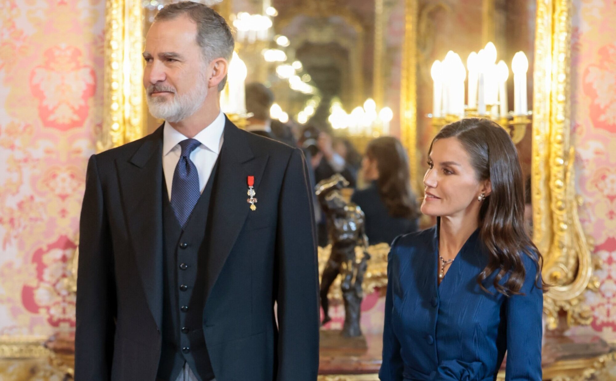 La simbólica joya elegida por la Reina Letizia para la recepción al Cuerpo Diplomático que tiene un mensaje a Felipe VI
