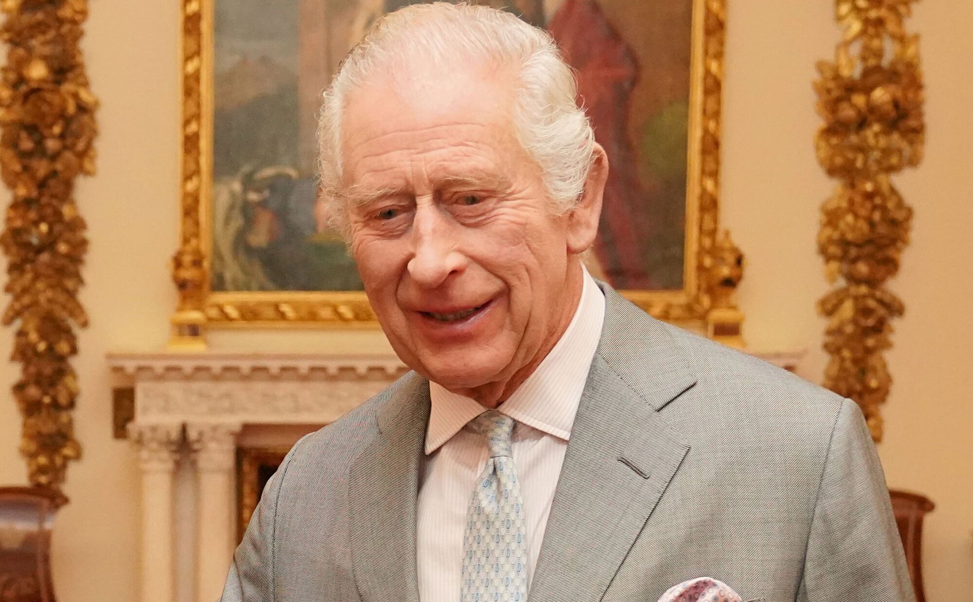Los dos gestos del Rey Carlos III que muestran que se va encontrando mejor del cáncer que padece