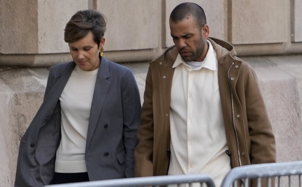 La nueva vida de Alves: firma por primera vez en los juzgados tras una fiesta