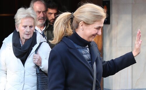 La Infanta Cristina y Claire Liebaert, su exsuegra y madre de Iñaki Urdangarin, juntas de la mano