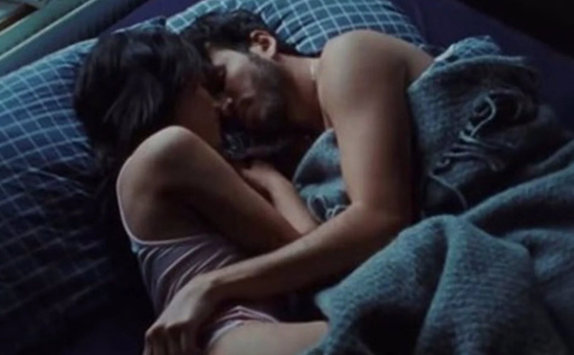 Aitana y Sebastián Yatra confirman su reconciliación con un beso en el videoclip de 'Akureyri'