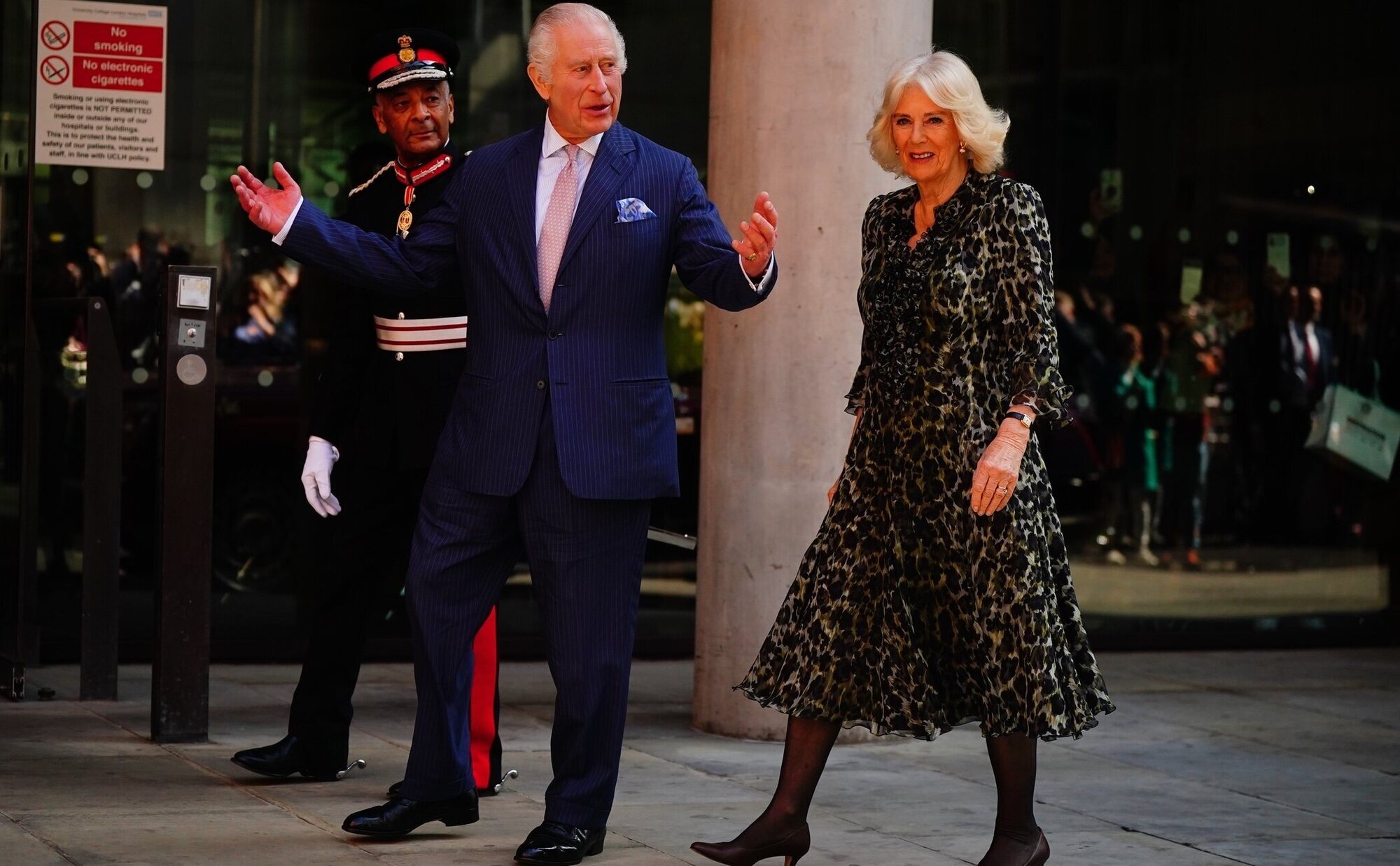 El regreso del Rey Carlos III a los actos oficiales: con Camilla, animado y apoyando a los enfermos de cáncer