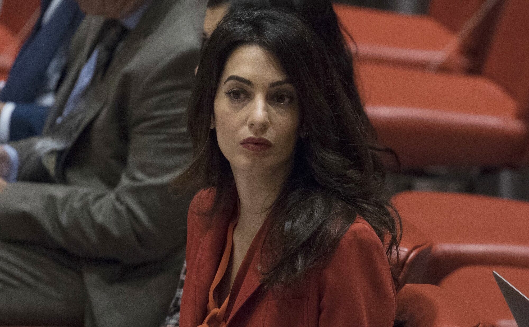 Amal Clooney, la esposa de George Clooney, figura clave para pedir la detención de Netanyahu