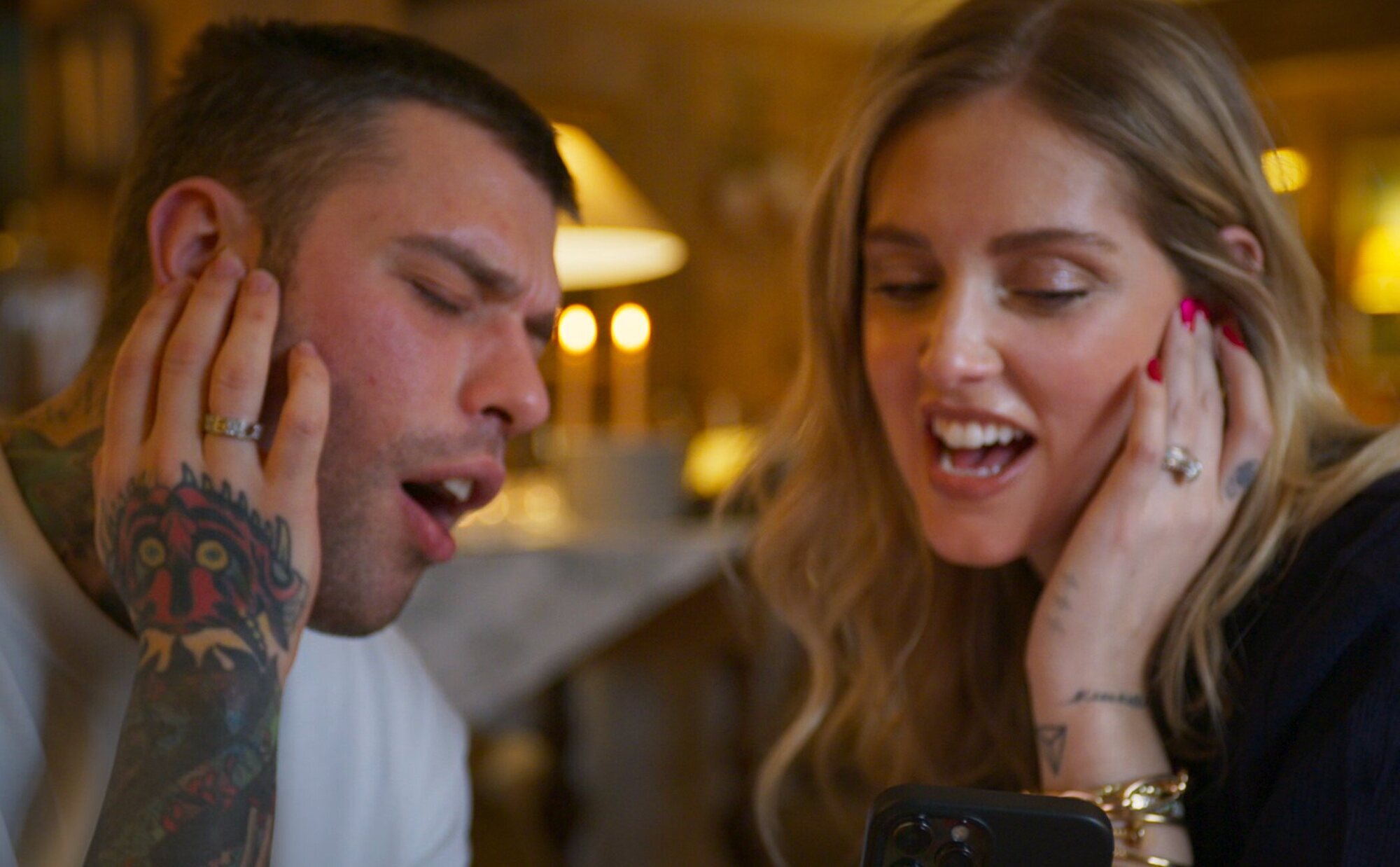 Fedez le dedica a Chiara Ferragni su nueva canción 'Sexy shop': "Eras como el premio gordo en las tragaperras"