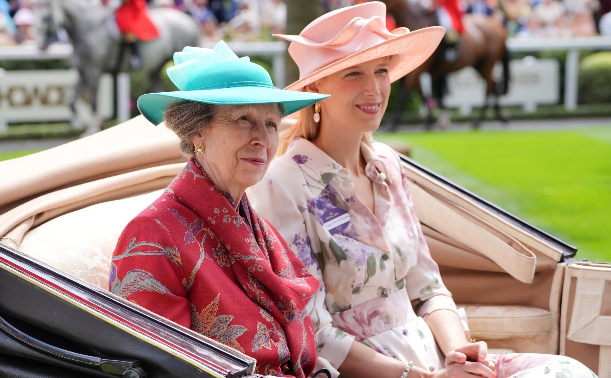 Lady Gabriella Windsor recupera la sonrisa en Ascot con el apoyo de la Familia Real Británica 4 meses después de enviudar