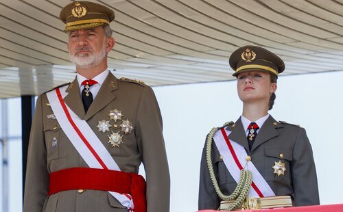 La Princesa Leonor se estrena como Alférez acompañando a Felipe VI a Lleida en el primer acto oficial de padre e hija juntos