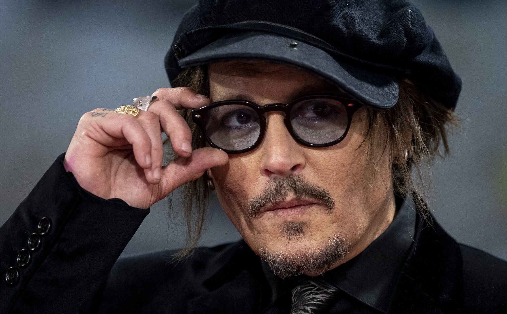 Johnny Depp vuelve a estar enamorado: Se trata de una modelo rusa a la que le saca 33 años de diferencia