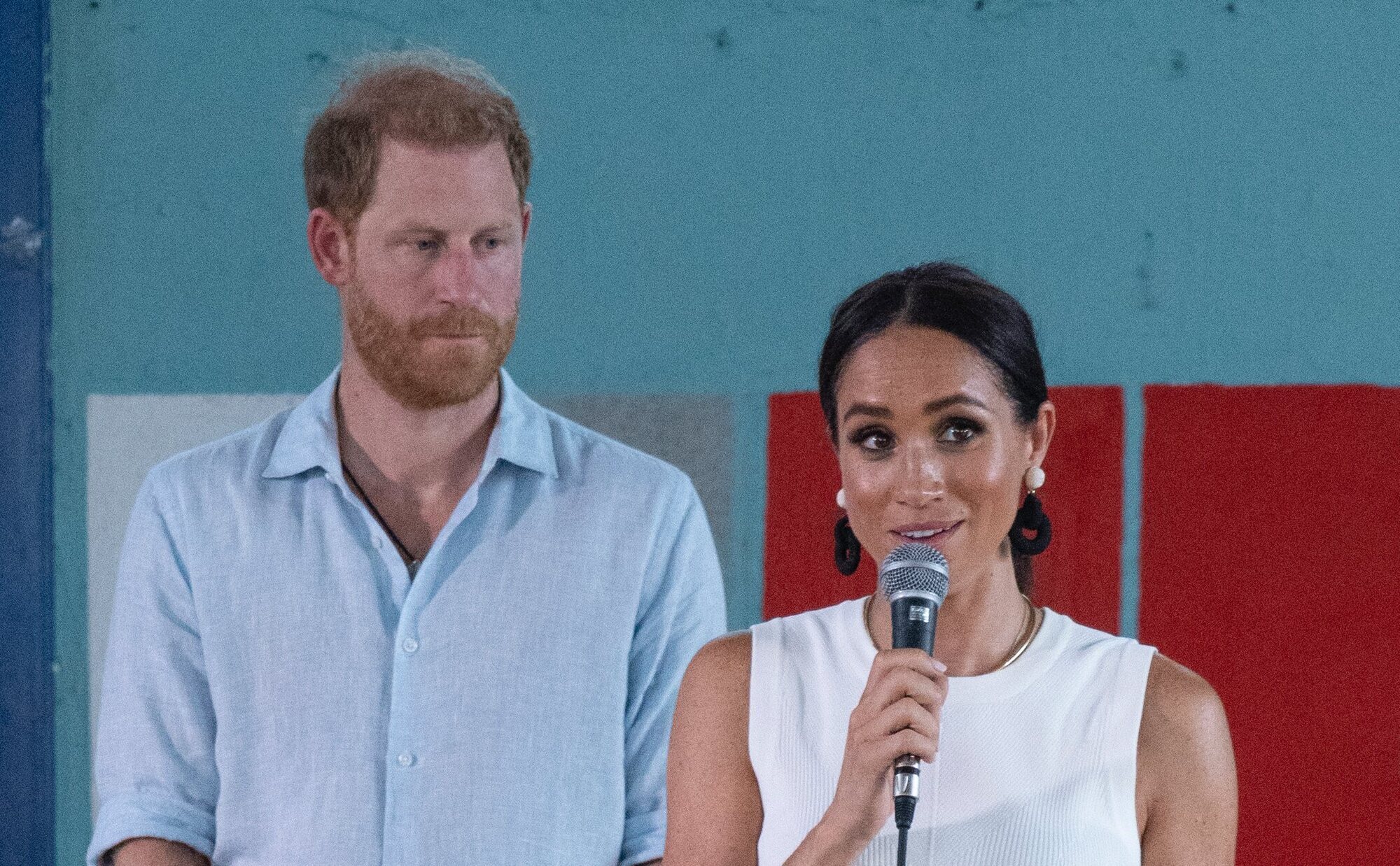 Meghan Markle vuelve a presumir de su perfecto español durante su viaje a Colombia con el Príncipe Harry