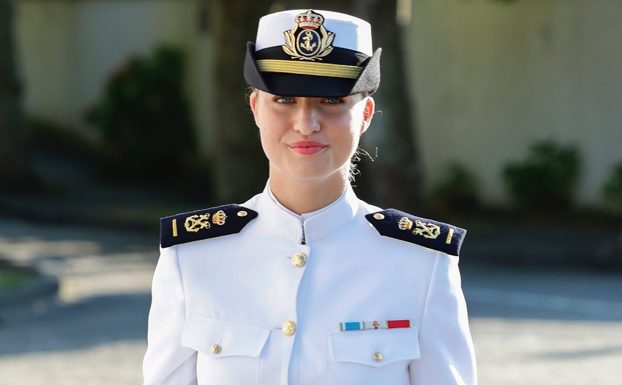 La Princesa Leonor ingresa en la Escuela Naval de Marín, Pontevedra: en solitario y con uniforme de guardiamarina