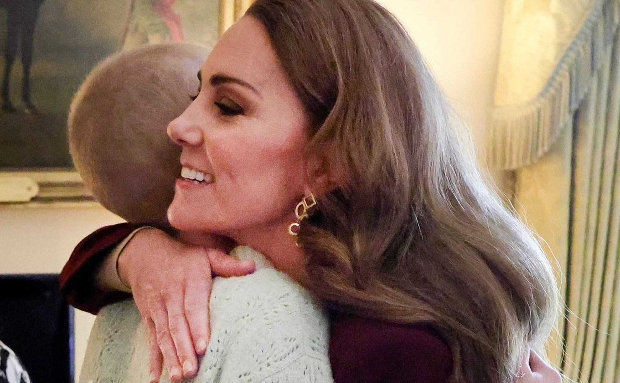 La emotiva reaparición de Kate Middleton en Windsor para conocer a una joven con cáncer que fue fotógrafa real por un día