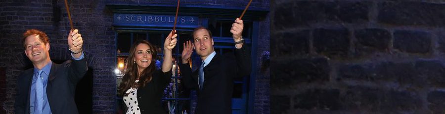 Los Duques de Cambridge y el Príncipe Harry viven la magia del cine con Harry Potter y Batman