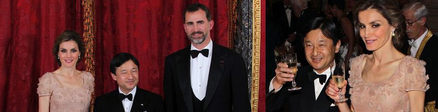 Los Príncipes Felipe y Letizia, todo complicidad con Naruhito de Japón en la cena de gala en el Palacio Real