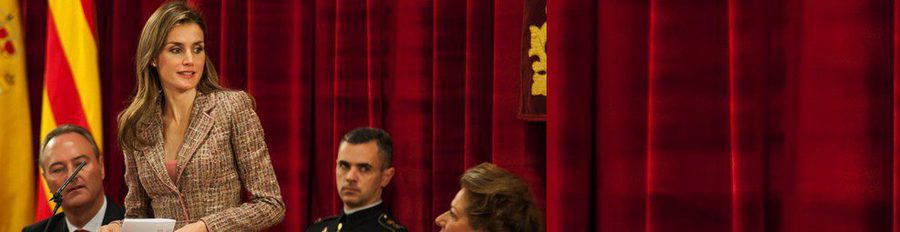 La Princesa Letizia entrega los Premios Jaime I tras visitar la sede de la Asociación Valenciana de Caridad